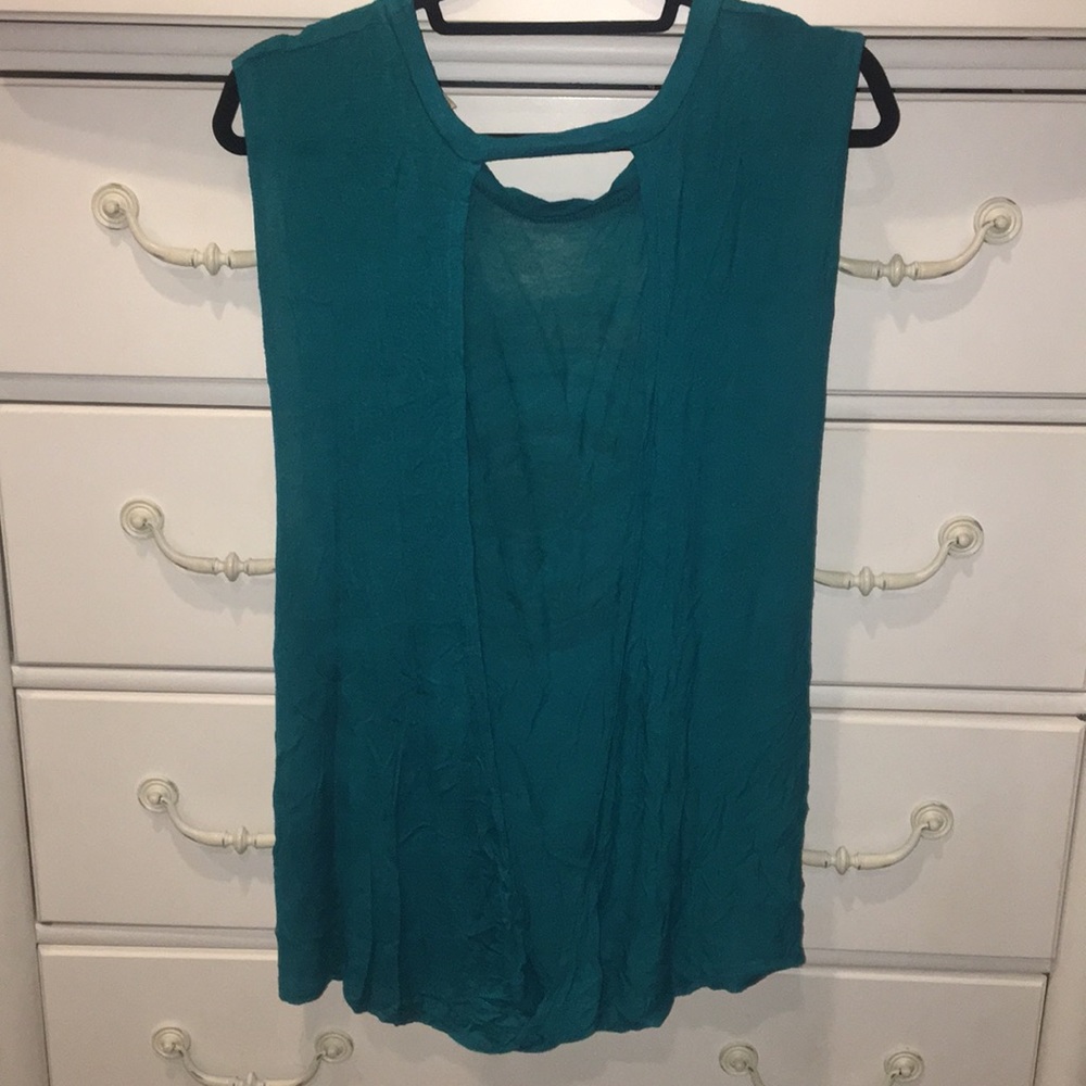 🌻Open Back Tank🌻 - Picture 2 of 5